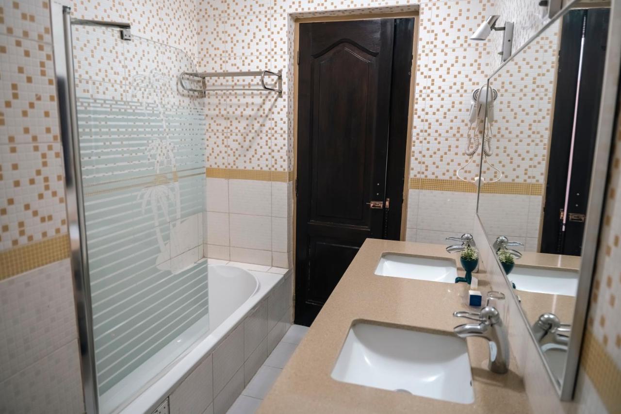 Hotel Nina Дакар Экстерьер фото