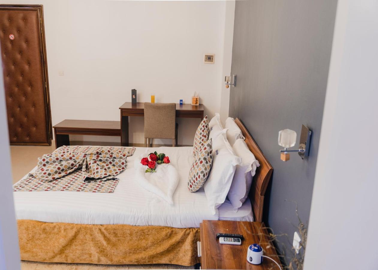 Hotel Nina Дакар Экстерьер фото
